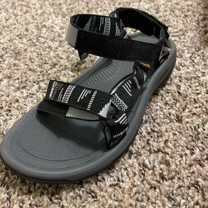 Size 6 Teva sandals